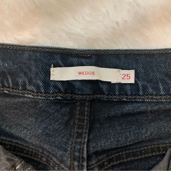 Levi wedgie jeans - Picture 3 of 4